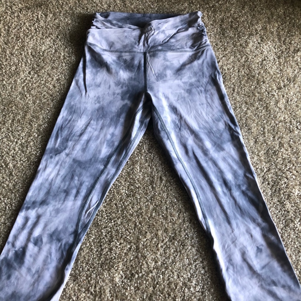 NWOT Align Cross Waist Crop Leggings